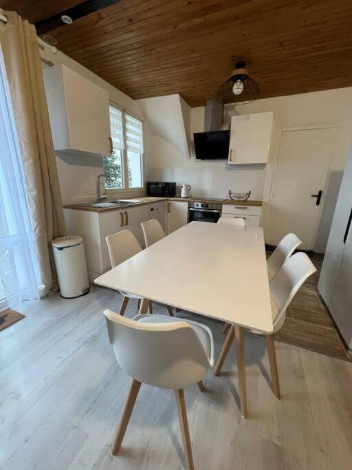 Appartement Style Chalet Standing 2 A 6 Personnes La Bourboule Eksteriør bilde